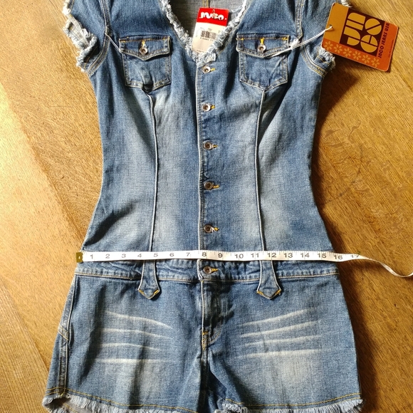 ◀ SOLD ▶JNCO Vintage Jean Jumpsuit Romper - Picture 10 of 16